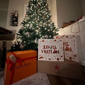Louis Vuitton Large Christmas Giftbag, ribbon and tag